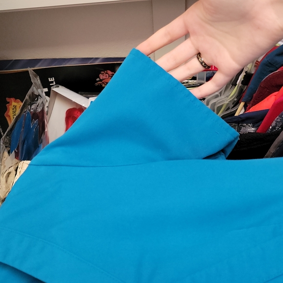 Sky Blue Grey's Anatomy Scrub Top - Picture 6 of 8